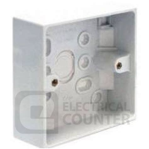 bg electrical 1 gang surface pattress box 32mm white|901.